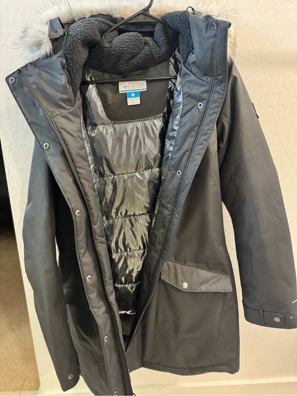 Columbia Women's Black Hooded Puffer Parka with Faux Fur Trim